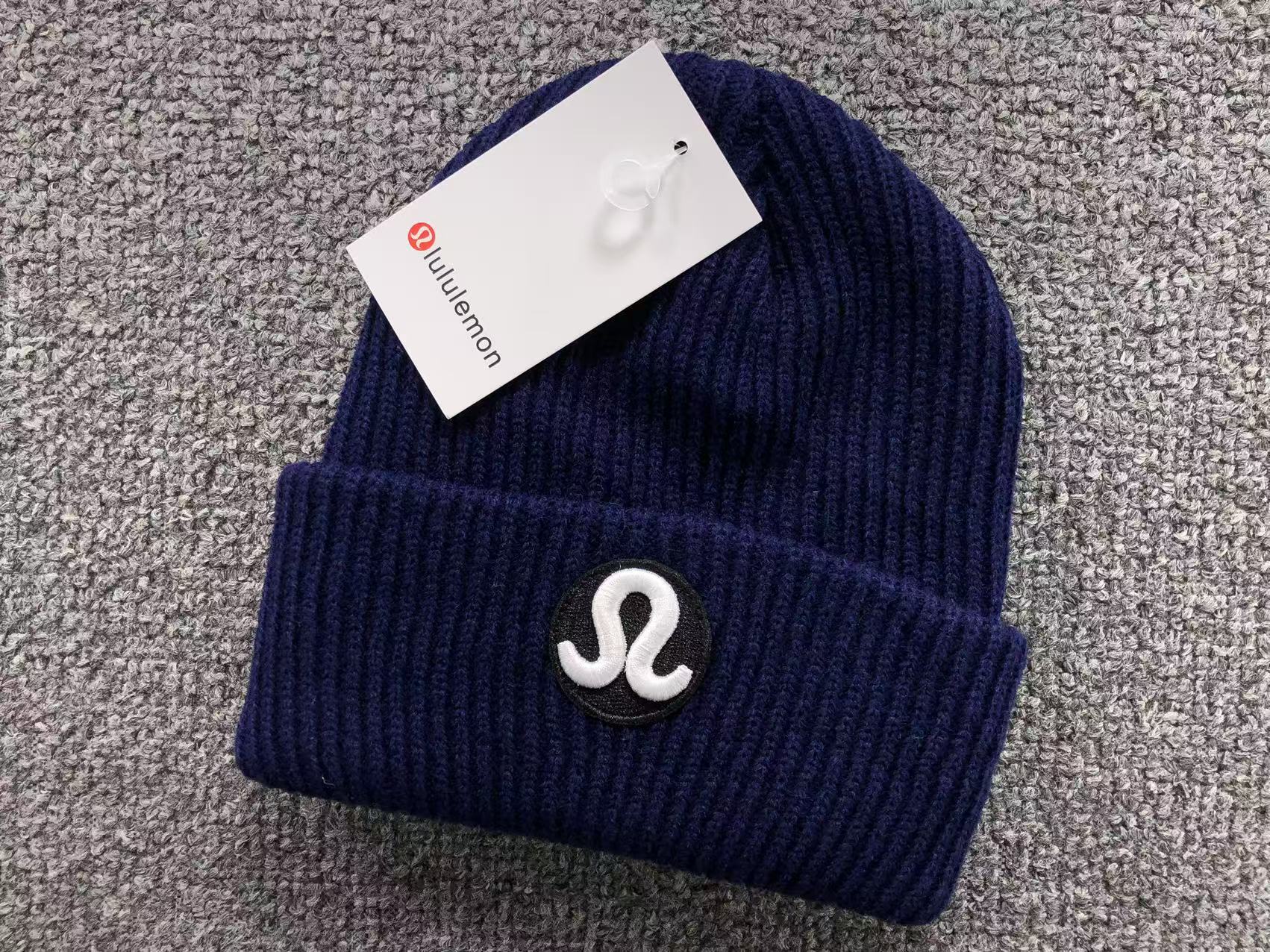 9c76fb48 Lululemon beanie - Image 1