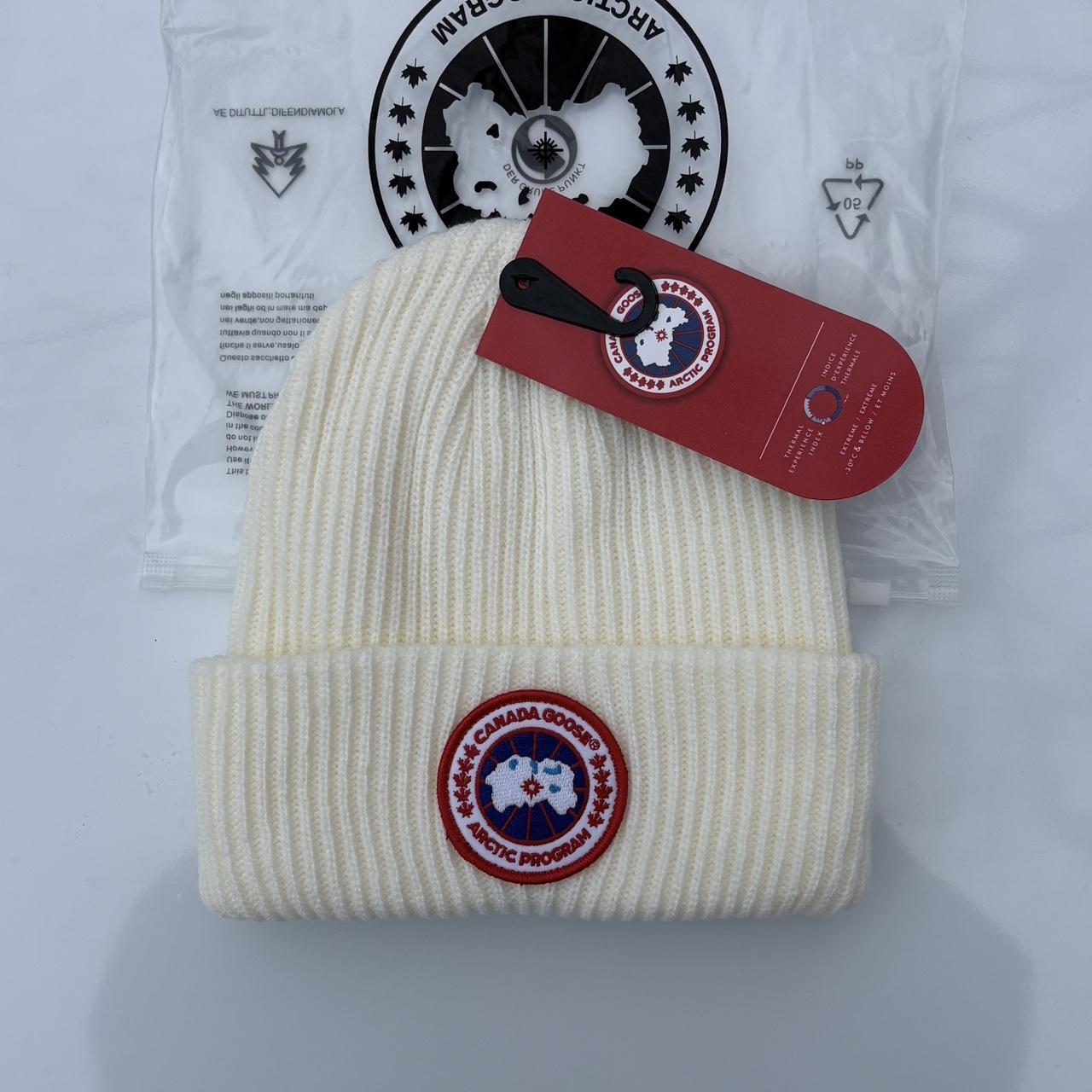 P0-64 Canada Goose Men’s Cream and White Hat - Image 1