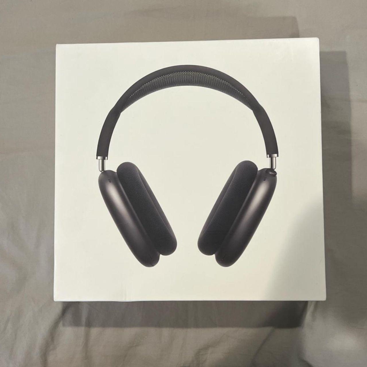 P0-200 AirPod max - Image 1