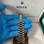 Men’s Gold Watch - Image 4