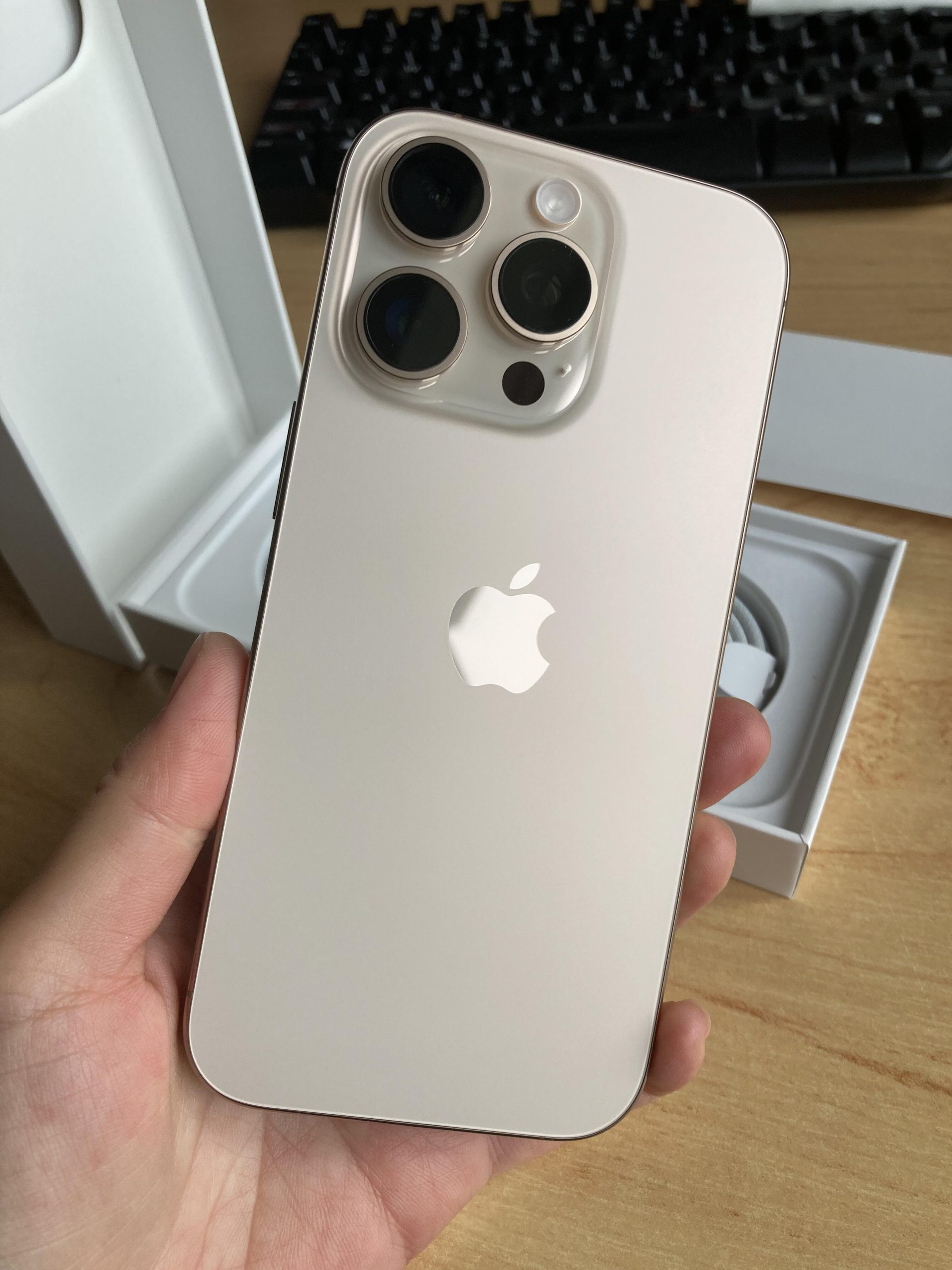 c8f0e5f7 iPhone 16 pro - Image 1