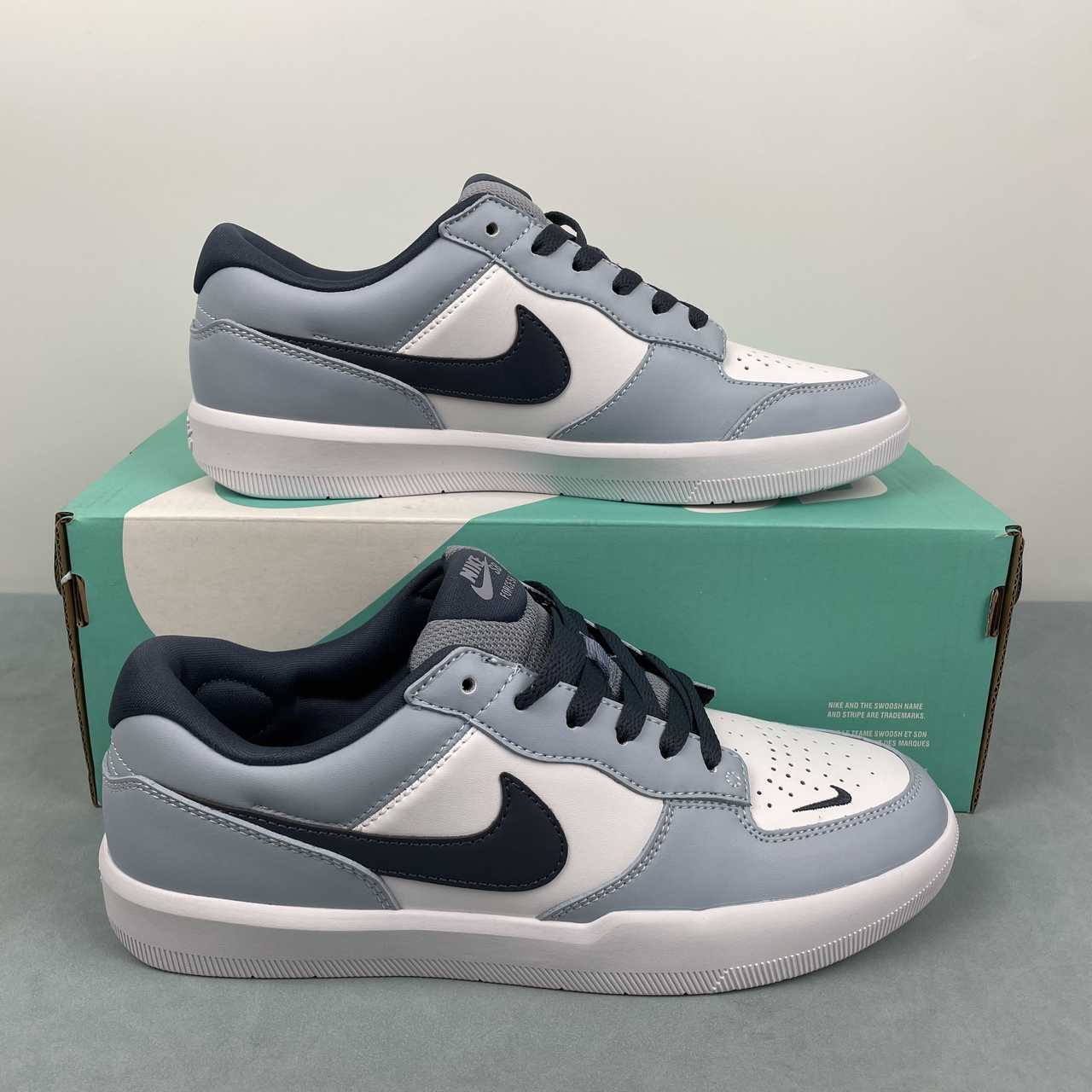 00111589 Nike SB Force 58 - Image 1