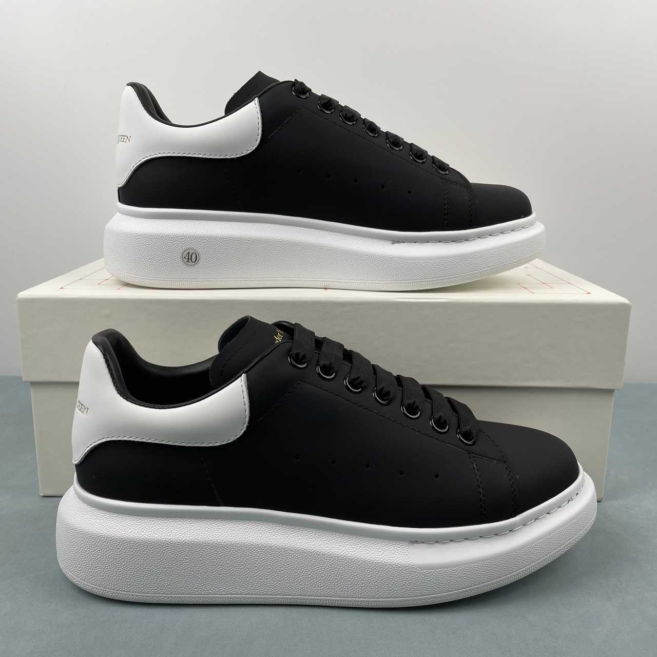 06fe8a88 Alexander McQueen - Image 1