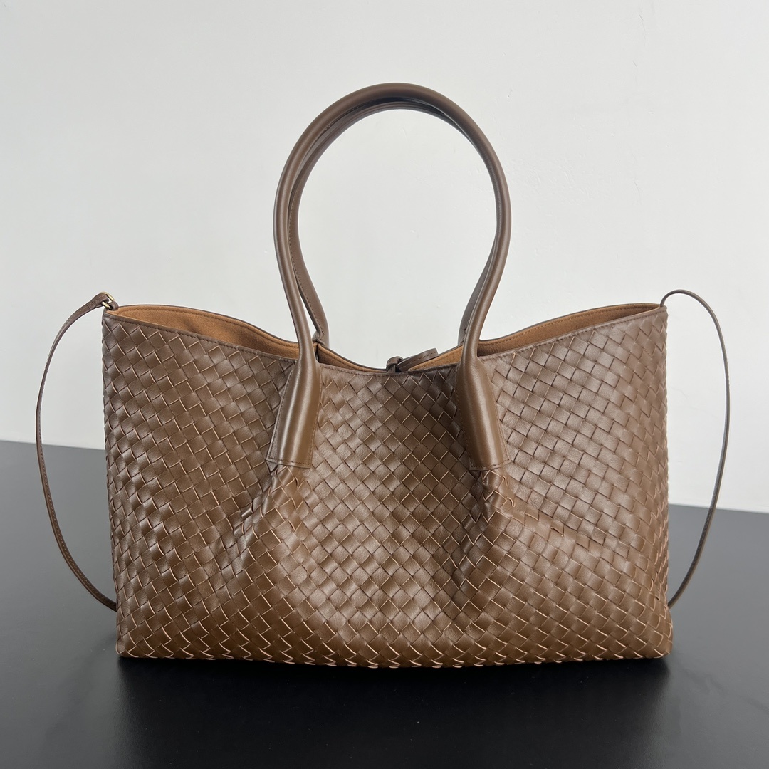 1ef415a9 Bottega Veneta Bag - Image 1