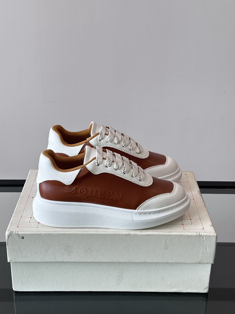 2b1aeff4 Alexander McQueen - Image 1