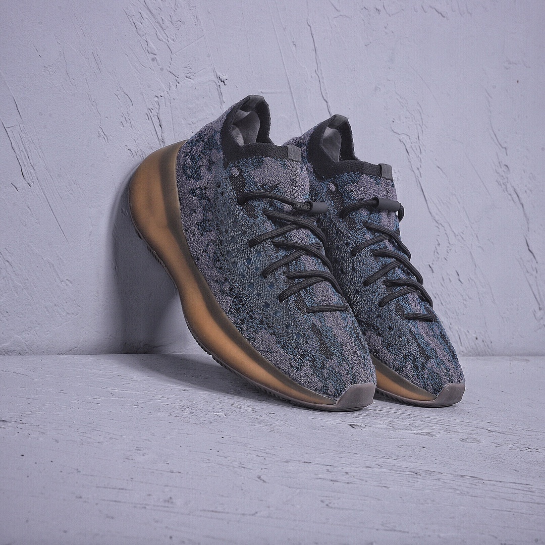 31b6d29a Adidas Yeezy - Image 1