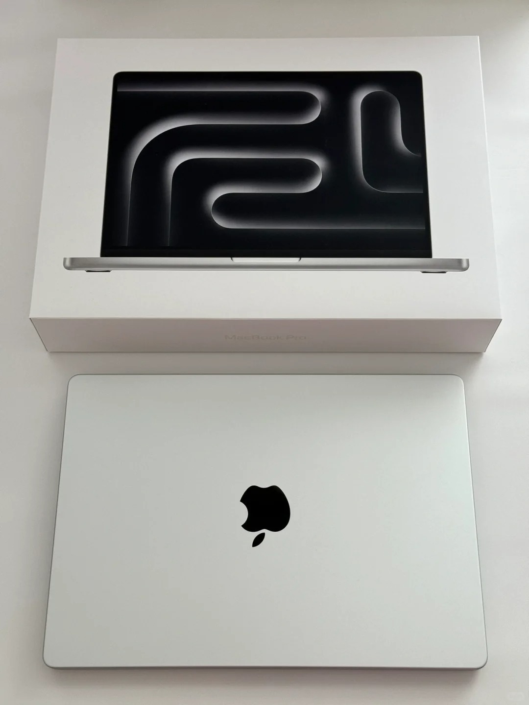 33a72394 iPad MacBook Pro M3 Pro - Image 1