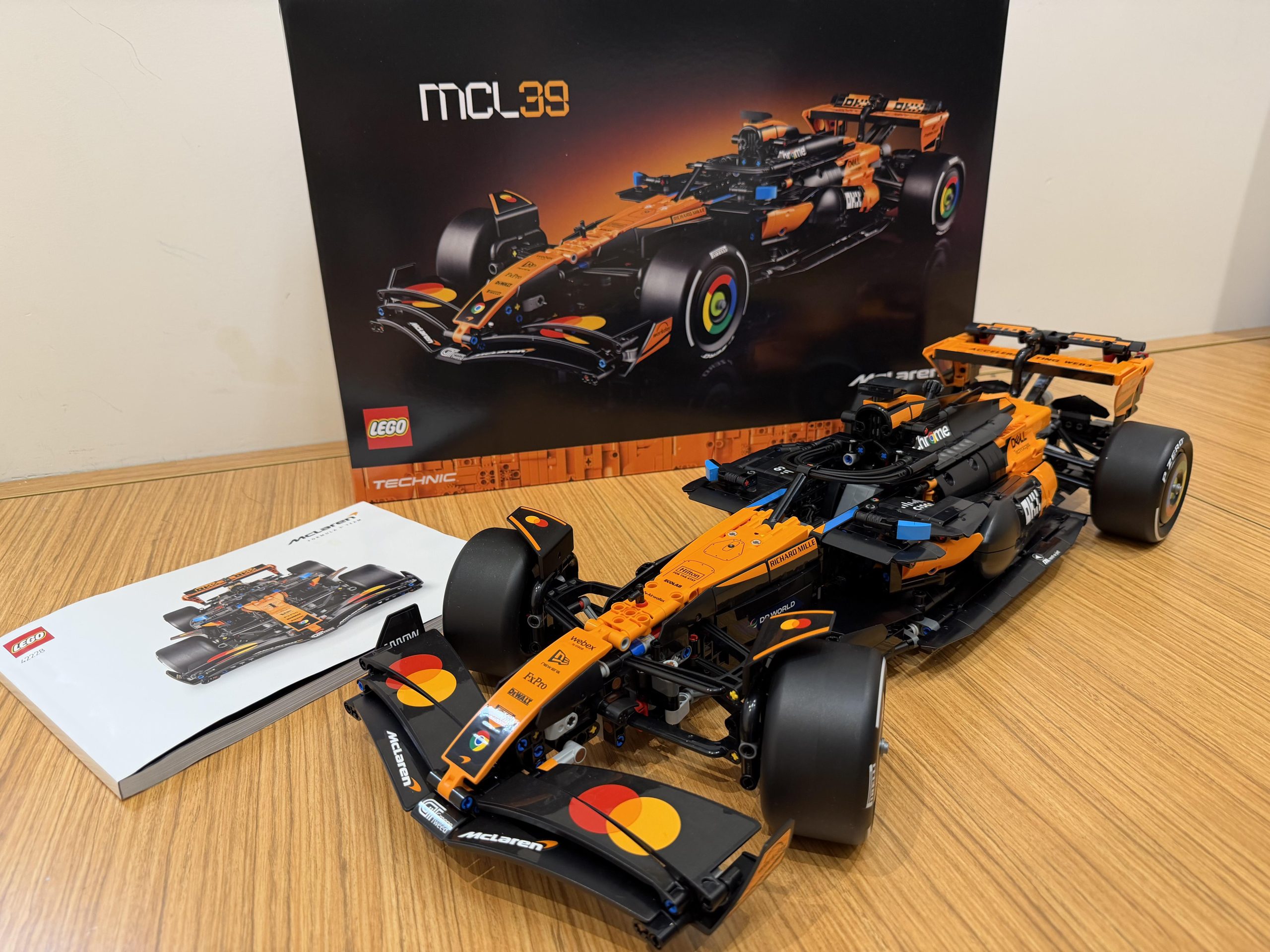 39eebe24 LEGO 42228 McLaren MCL39 F1 Car - Image 1