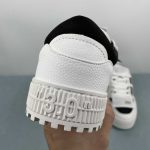 Off-White - Image 9