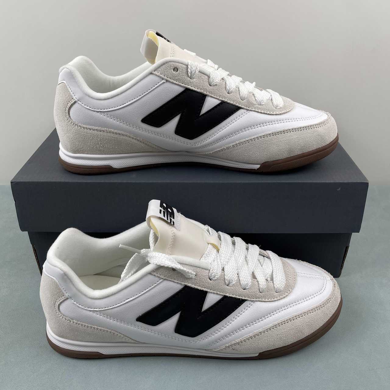 4029f576 New Balance - Image 1