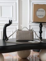 Bottega Veneta Bag - Image 4