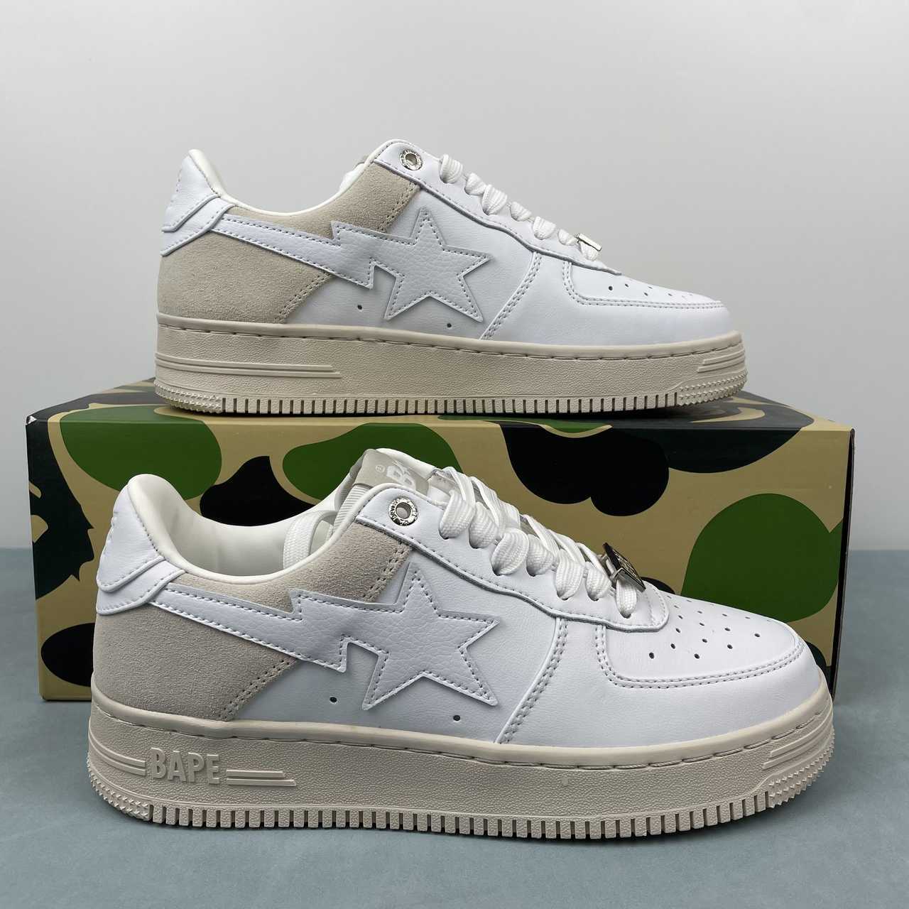 534653a5 A Bathing Ape - Image 1