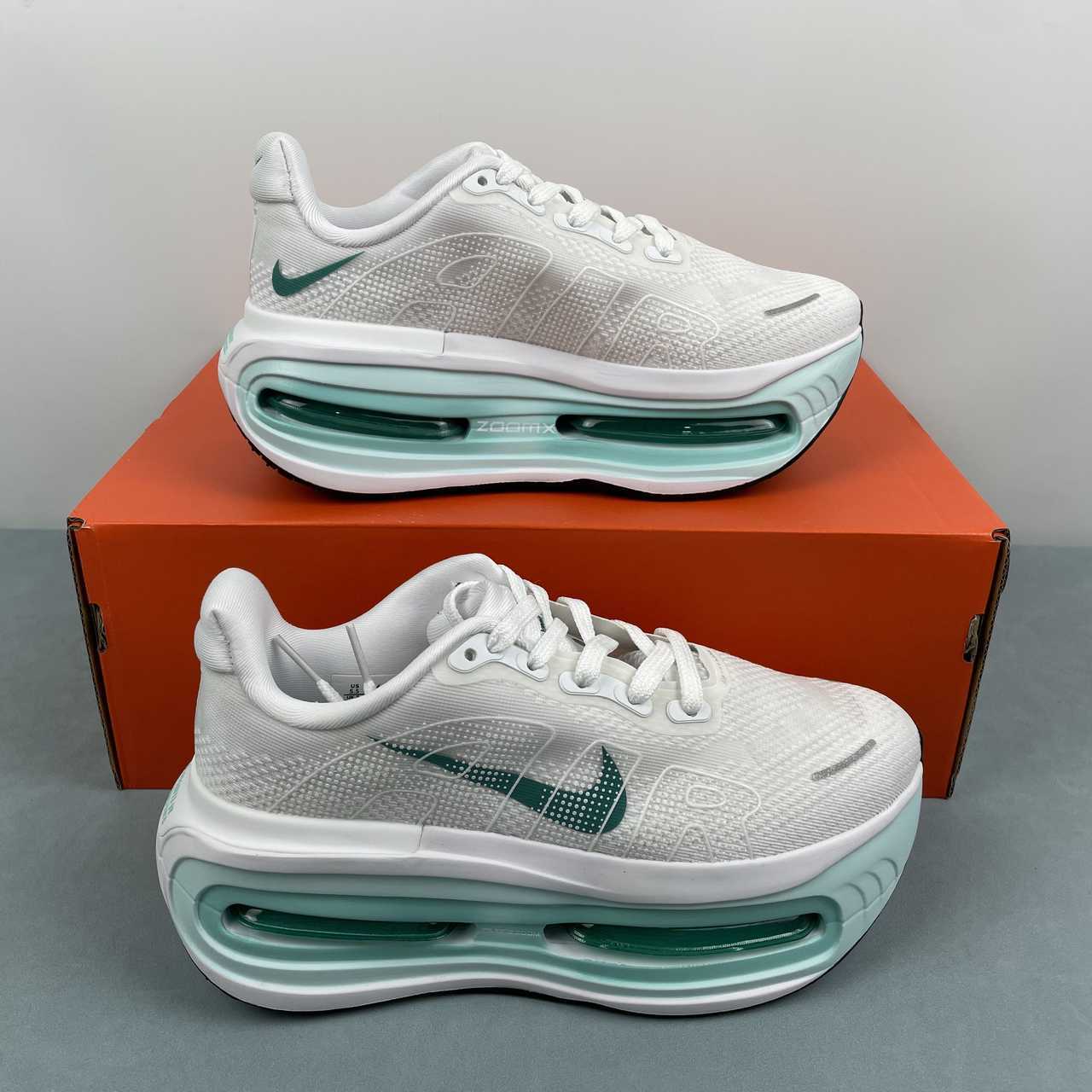 72ed2d94 Nike Vomero Premium - Image 1