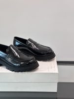 Alexander McQueen - Image 9
