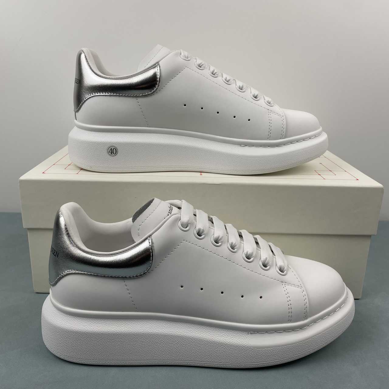87ccf088 Alexander McQueen - Image 1