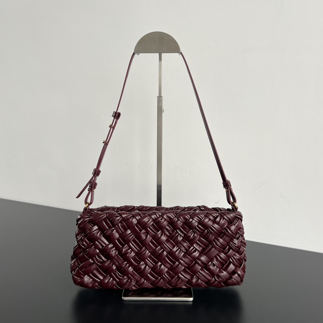 8b6d3947 Bottega Veneta Kalimero Cha-Cha Shoulder Bag - Image 1
