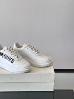 Alexander McQueen - Image 8