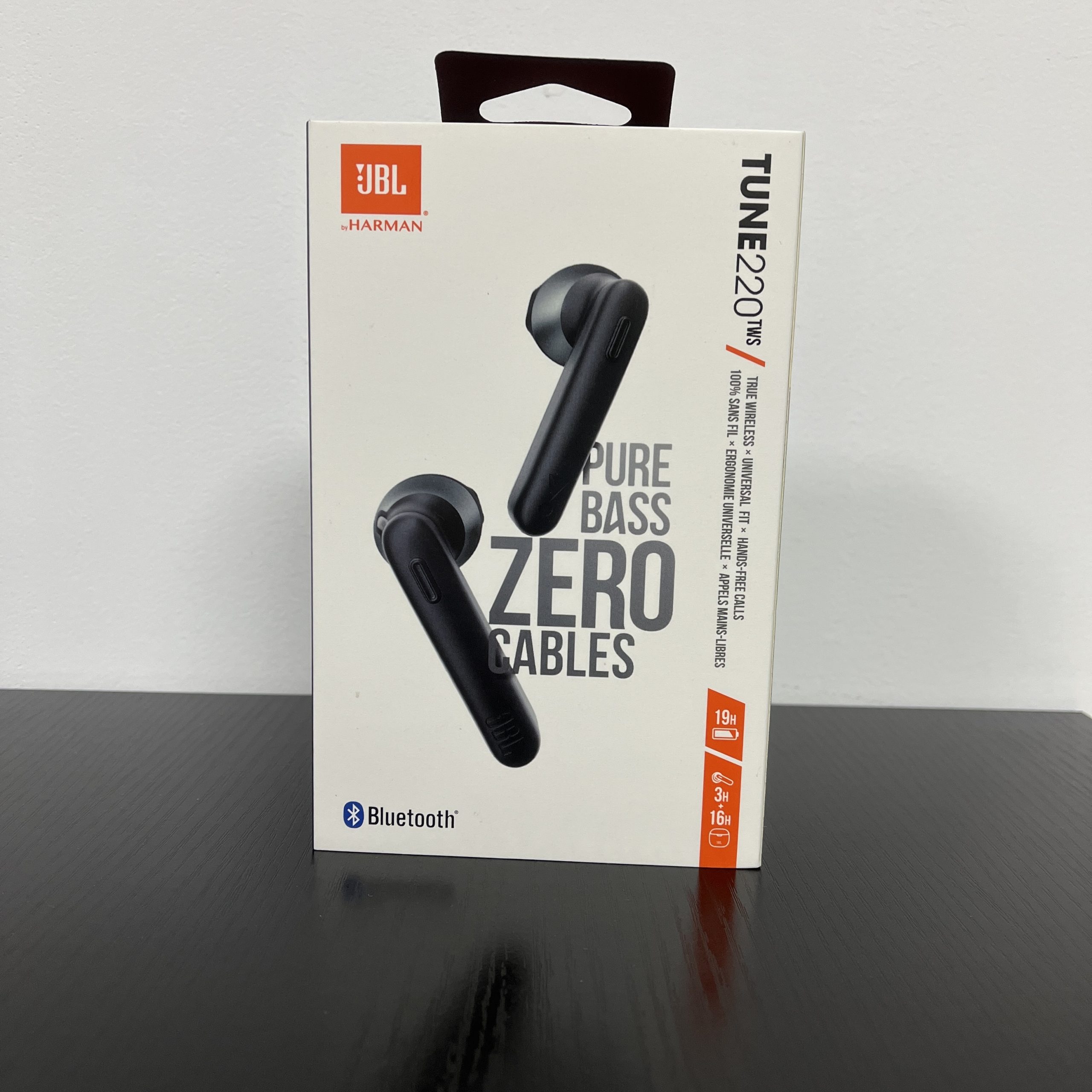 a46a82b1 JBL Tune 220TWS true wireless earbud - Image 1