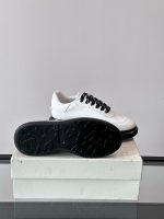 Alexander McQueen - Image 10