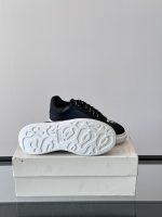 Alexander McQueen - Image 10
