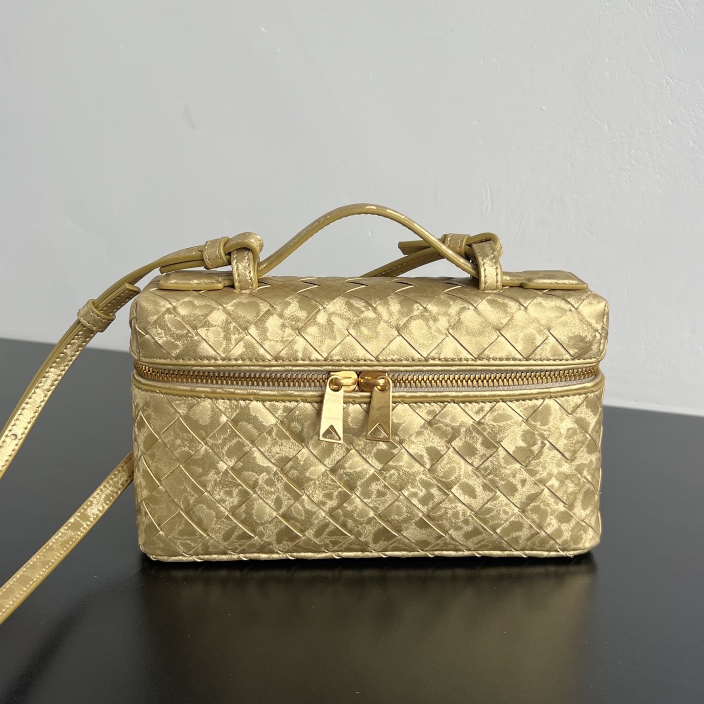 ca9482c8 Bottega Veneta Bang Bang Vanity Case - Image 1