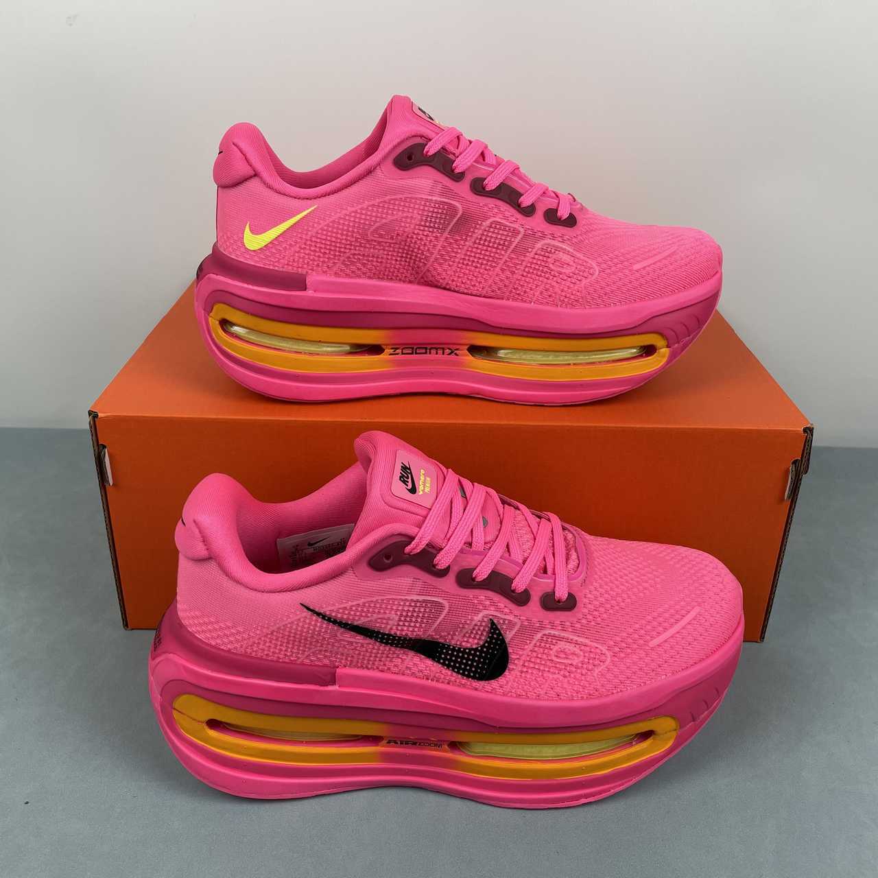 fb228373 Nike Vomero Premium - Image 1