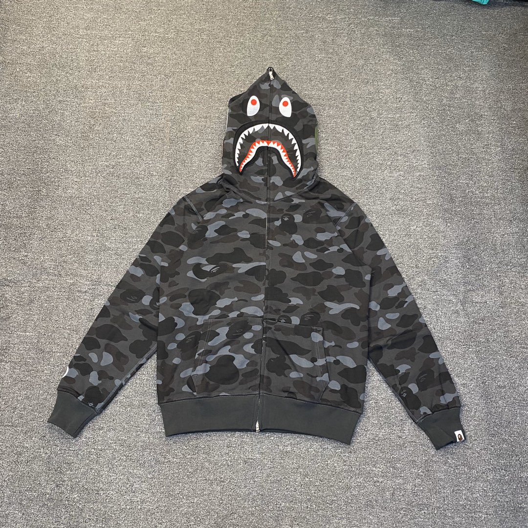 84be8f0b BAPE HOODIE BEST VERSION - Image 1