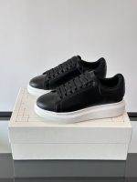 Alexander McQueen - Image 4