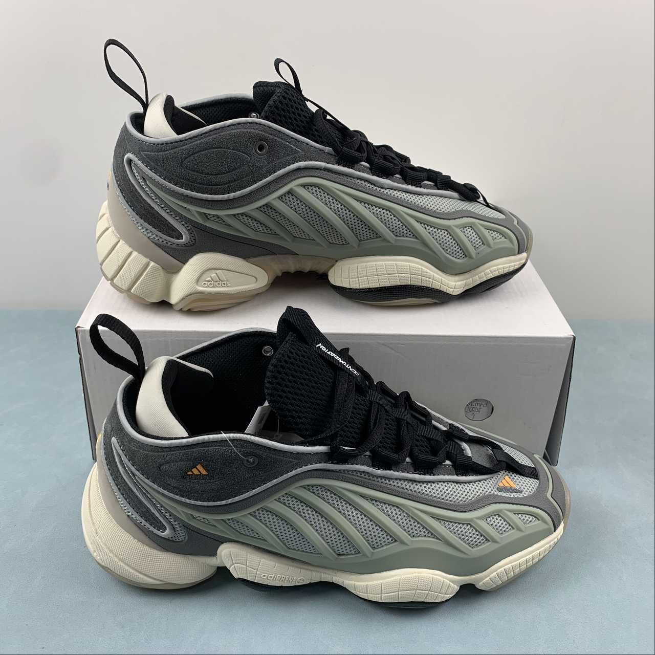 53b4cce0 Adidas Yeezy 500 - Image 1