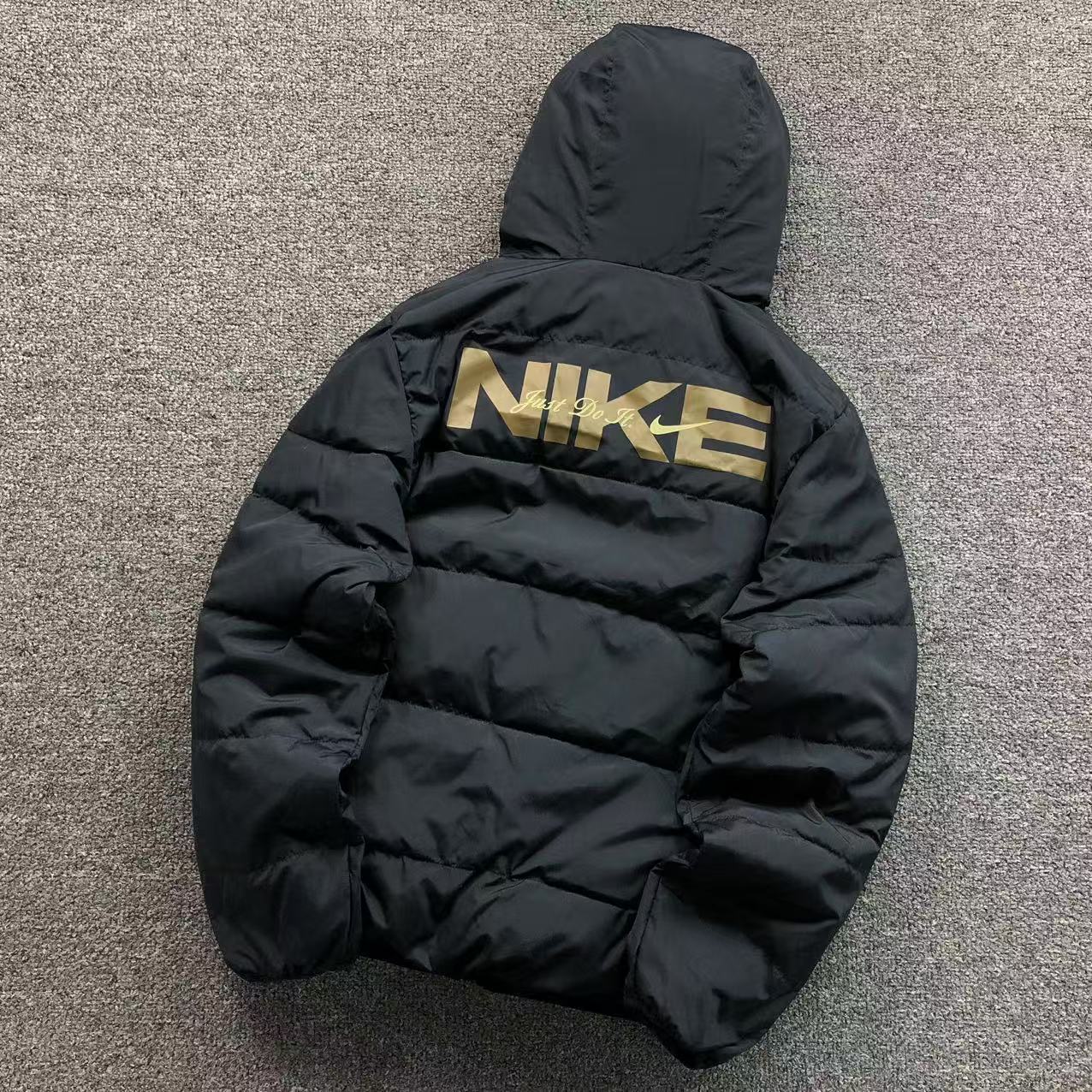 7ff30950 NIKE DOWN JACKETS - Image 1