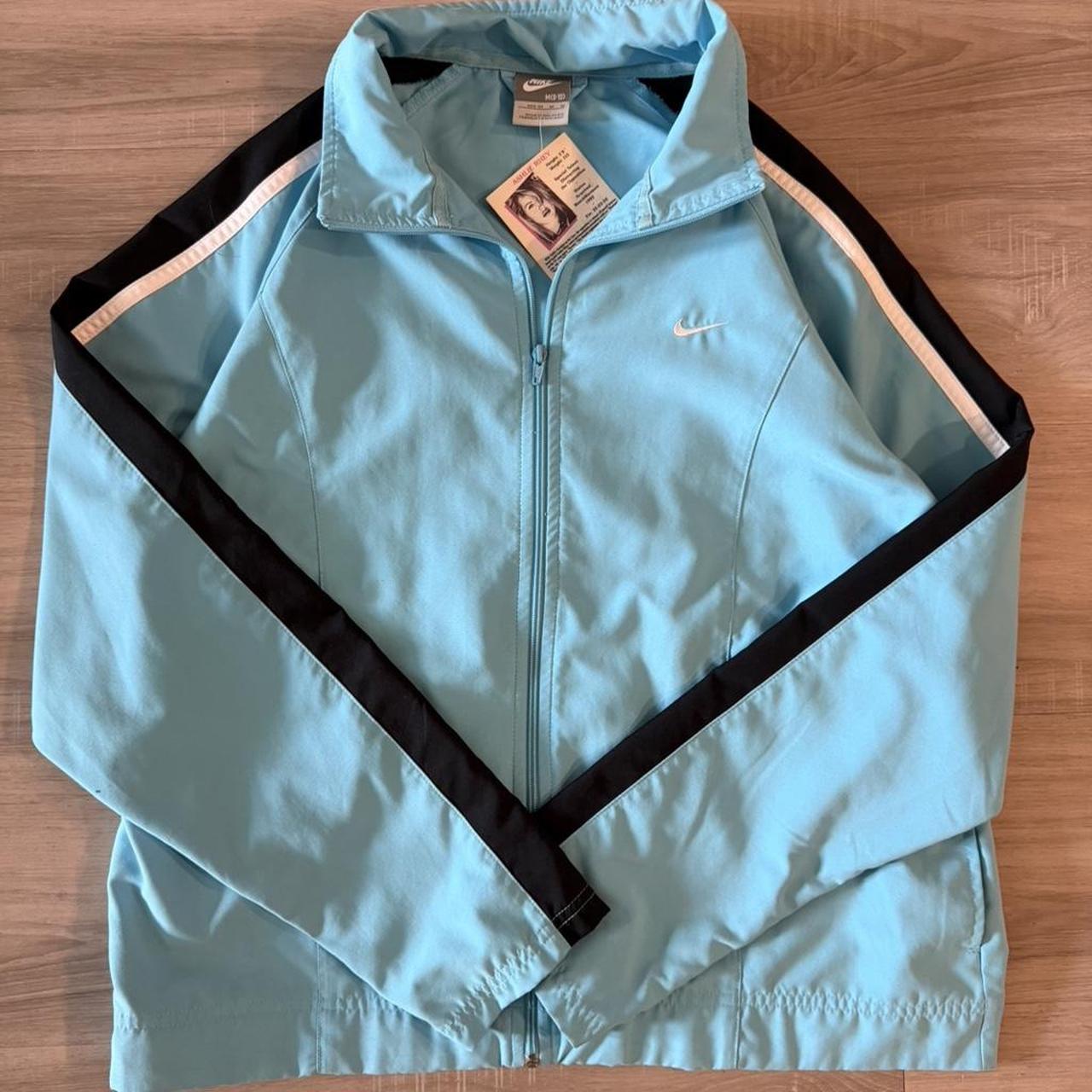 P0-28 Nike Women’s Blue Jacket - Image 1