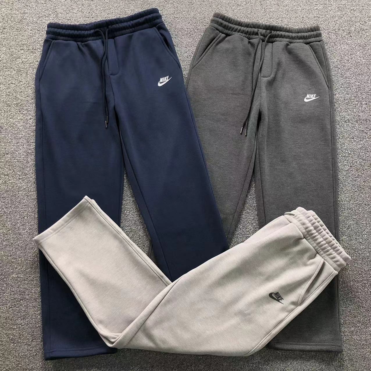 a815b232 NIKE TROUSERS - Image 1