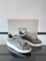 Alexander McQueen - Image 6